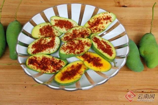 青芒果怎么吃，青芒果怎么吃图解法（青芒果——夏天一道酸甜的美味）