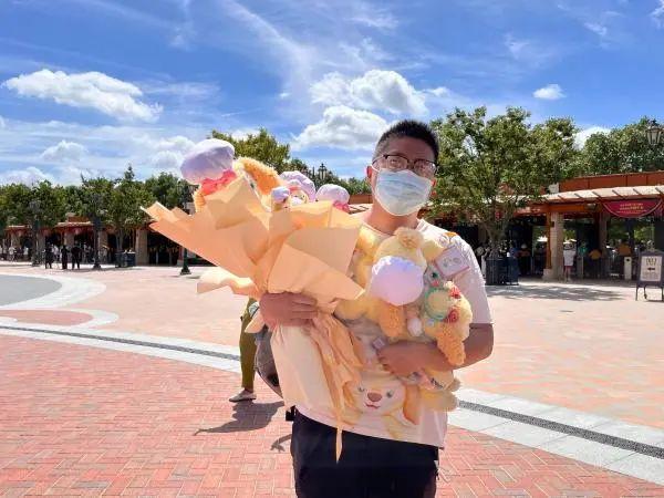 七个小矮人矿山车，上海迪士尼什么项目好玩（”上海迪士尼游乐项目排队基本在5分钟内）