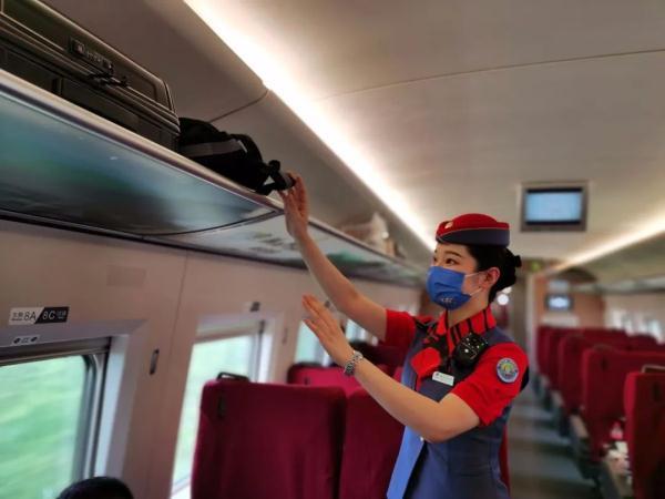 火车可以带充电宝吗，坐火车可以带充电宝吗（火车上的免费服务，你知道吗）