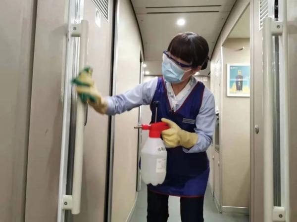 火车可以带充电宝吗，坐火车可以带充电宝吗（火车上的免费服务，你知道吗）