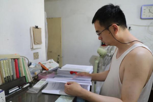 曾经心疼歌词，曾经心疼歌词是谁写的（“天才翻译家”金晓宇现在怎么样了）