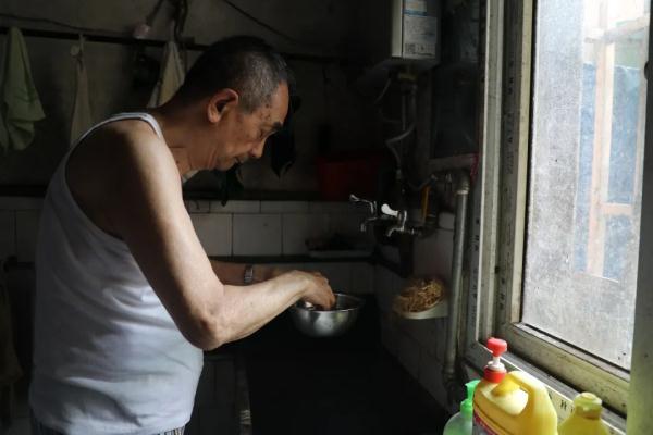 曾经心疼歌词，曾经心疼歌词是谁写的（“天才翻译家”金晓宇现在怎么样了）