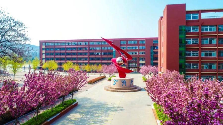 2022年烟台青华中学高中部招生简章(计划招收800人)