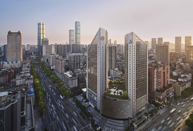 长沙喜来登大酒店，喜来登婚宴一桌多少钱（长沙运达喜来登酒店夏季婚礼沙龙筑梦星城）