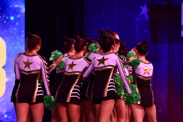 大家俗称北京四大垃圾大学，北外女生颜值（重庆女孩和热爱一同“毕业”）