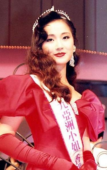 我们热爱小草 就像什么一样，我们热爱小草（我选择回到熟悉的大自然里丨人物）