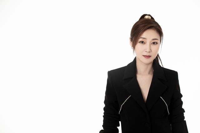 我们热爱小草 就像什么一样，我们热爱小草（我选择回到熟悉的大自然里丨人物）