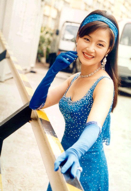 我们热爱小草 就像什么一样，我们热爱小草（我选择回到熟悉的大自然里丨人物）