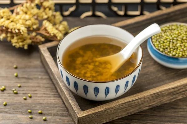 怎样熬绿豆汤，怎样熬绿豆汤又沙又烂（那是因为你第一步就做错了）