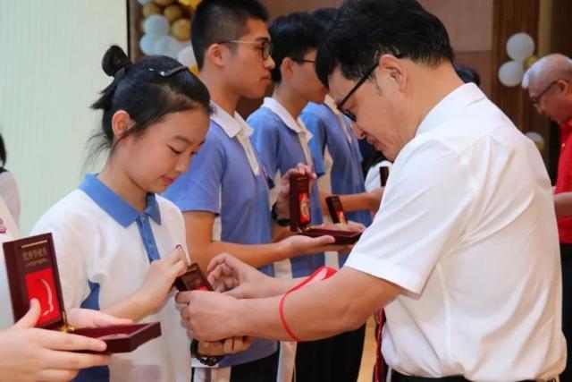 深圳市南头中学，2021深圳南头中学高考喜报成绩、本科特控线上线人数情况（南头中学举行2022届高三毕业典礼暨成人礼活动）