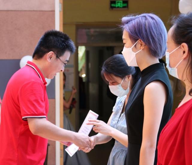 深圳市南头中学，2021深圳南头中学高考喜报成绩、本科特控线上线人数情况（南头中学举行2022届高三毕业典礼暨成人礼活动）