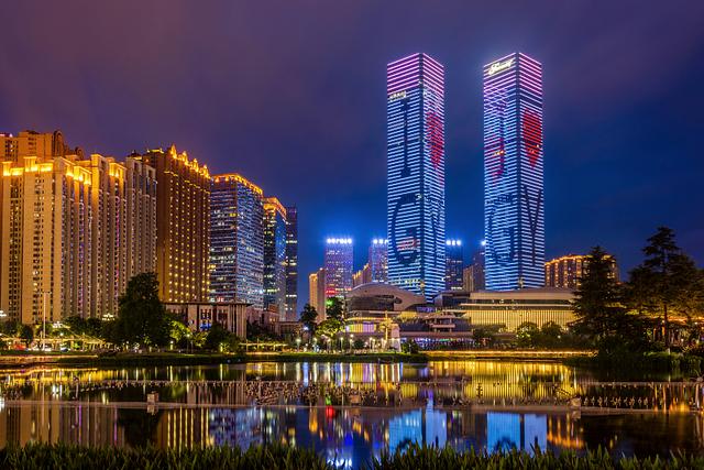 贵阳的哪些地方晚上有夜市，贵阳市夜市有哪些地方（“夜生活”也可以又潮又炫）