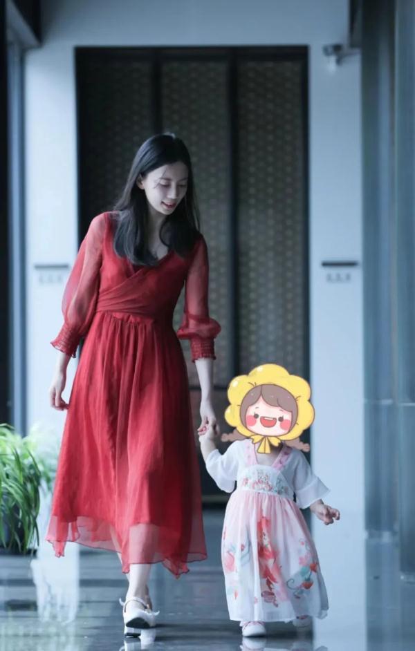 我愿梦回大唐是哪首歌歌词，梦回大唐心中无限凄凉是哪首歌词（“一支舞带火一座城”的“不倒翁小姐姐”咋样了）