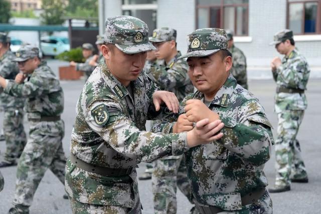 挂勾与挂钩（淬炼过硬民兵战斗队）