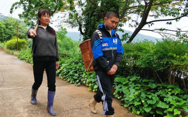原女什么意思（共养育了1560多名孤残儿童）