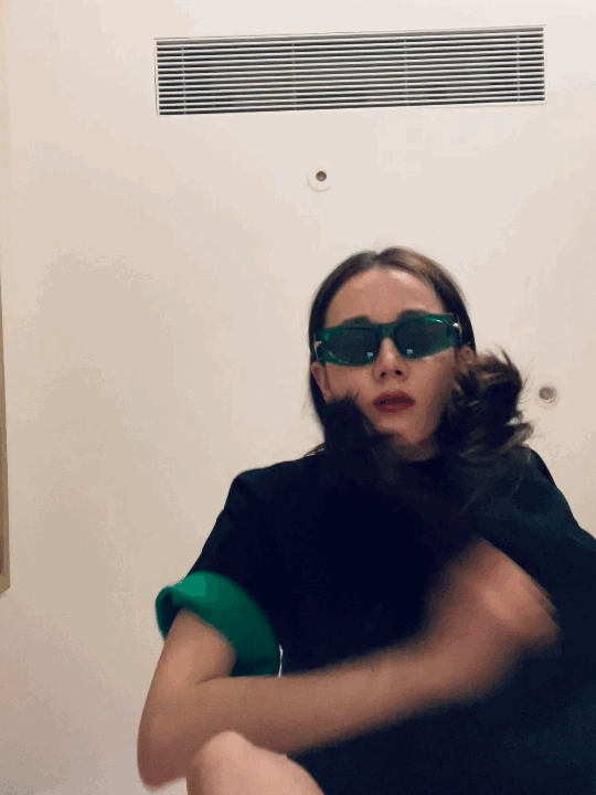 迪丽热巴的图片，迪丽热巴背景图（无惧“死亡”角度有颜任性）