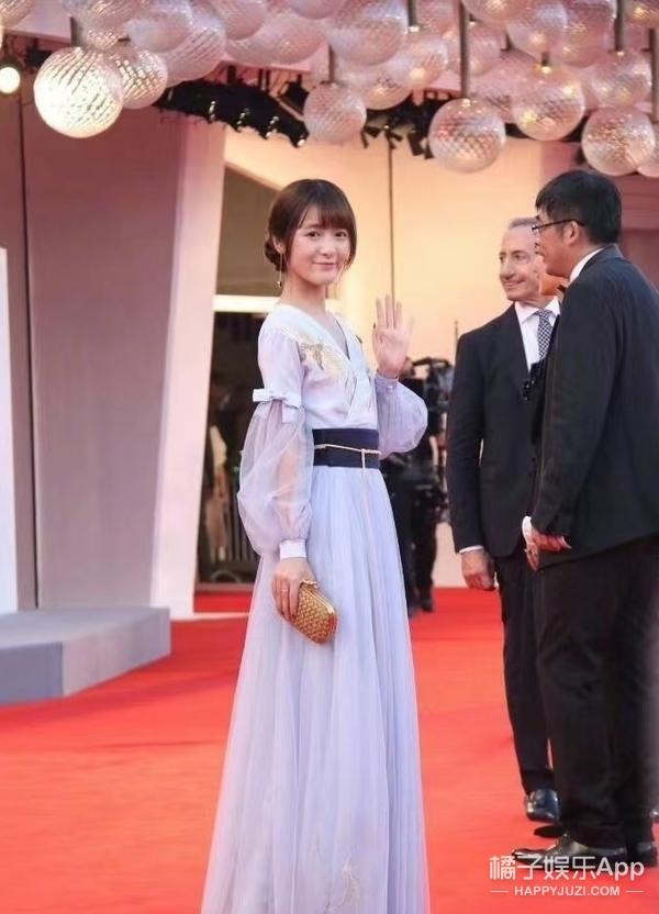 还记得主演《长江七号》的徐娇吗？如今给赵露思作配？