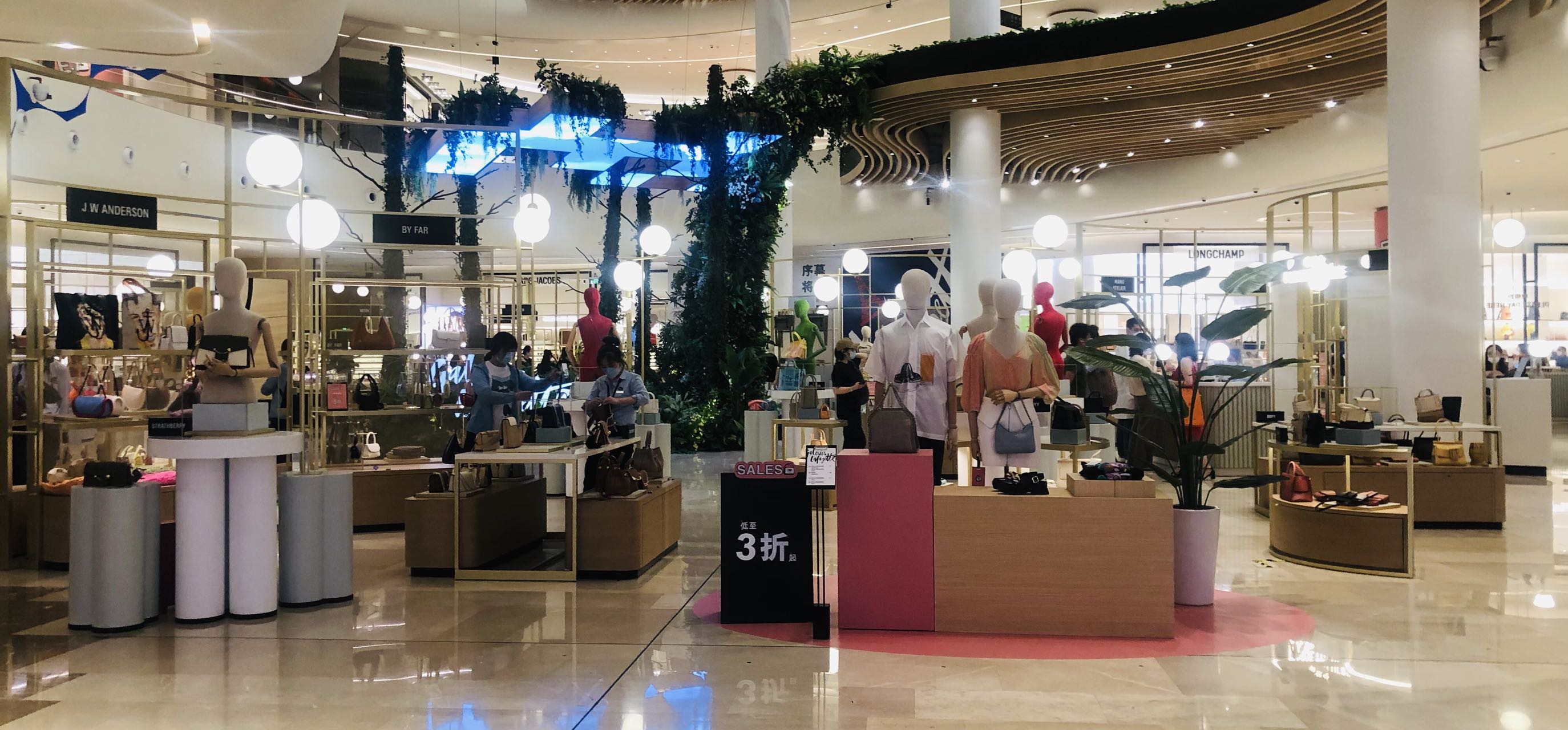 品牌女装折扣(品牌折扣女装一手货源批发)