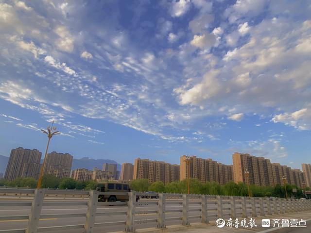 意境绝美图片 “余晖下的吾与爱佳”，意境美到极致的图片（雨后泰安绝美晚霞来袭）