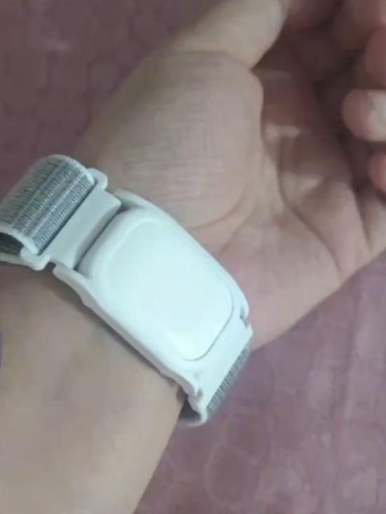 杂牌智能手环怎么连接手机，智能手环怎么连接手机（居家隔离要戴检测手环）