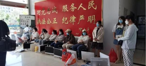 qq群头衔怎么不显示，qq群等级头衔怎么设置显示和隐藏（高价保健品竟是糖果和饮料）