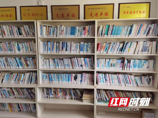 新华书店同城配送，网上书店有哪些（打通全民阅读“最后一公里”零陵新华书店开展农家书屋配送工作）