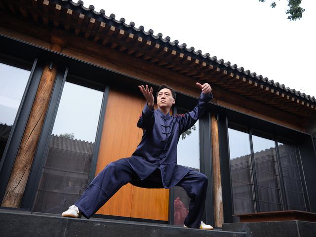 门字里面一个一，门字里面一个一字读什么（出生就能打丨陈式太极拳传人陈斌VS功夫演员吴樾）