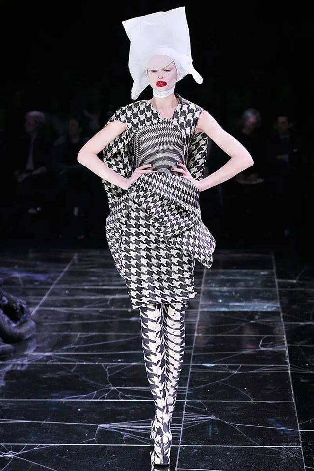 天马行空的背景图，偏欧美风，天马行空壁纸图片（大牌新宠，潮元素你却看不懂）