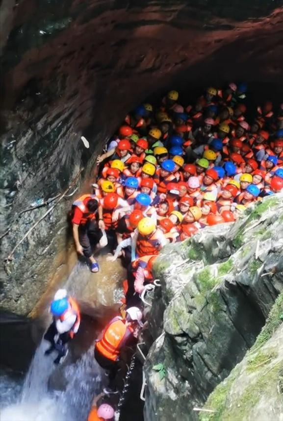 适合夏天玩的户外活动，适合夏天玩的户外活动幼儿园玩水的（水上桨板、户外溯溪…玩水玩出新花样）