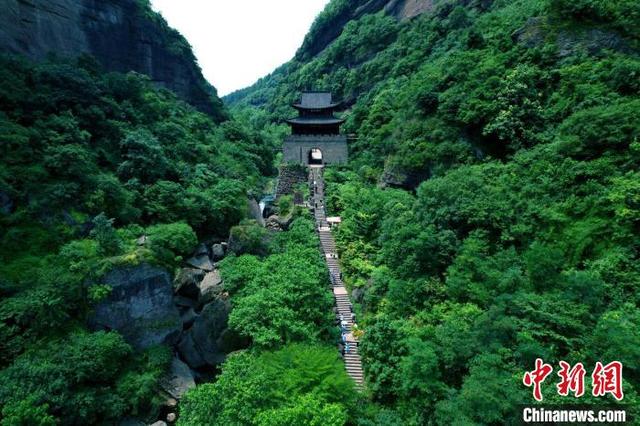 国际知名摄影师镜头中的天险蜀道、雄关剑门