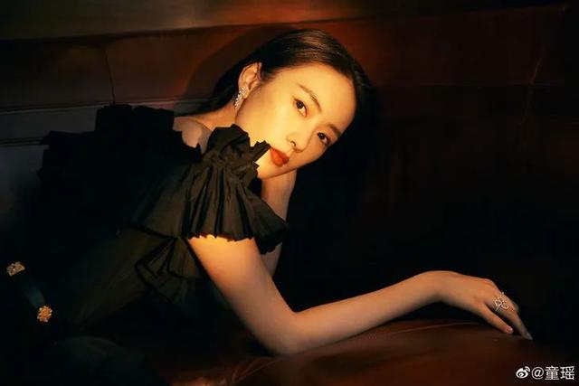 倪妮个人简历，倪妮演员资料内容是什么（多大后台才能让倪妮、童瑶和万茜一起当女配啊……）