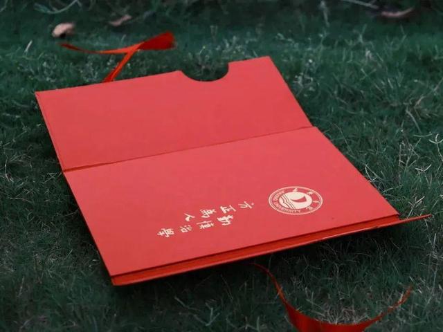 嘉兴南洋职业技术学院，嘉兴南洋职业技术学院怎么样（嘉兴这些高校的录取通知书）