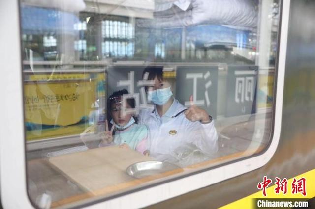 西双版纳到丽江，西双版纳离丽江有多远怎么坐车更方便（云南丽江至西双版纳旅游列车开行）