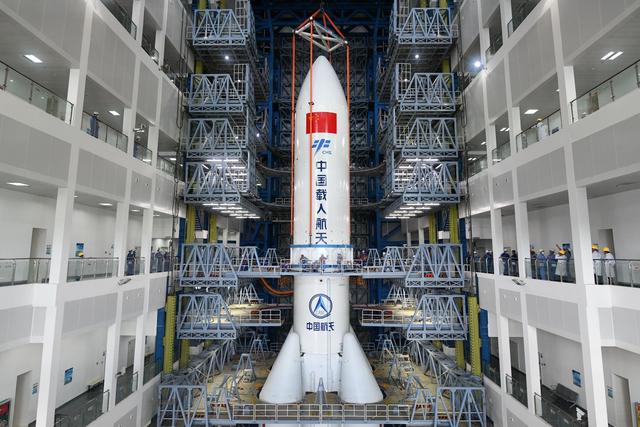 大推力火箭，美国最大推力火箭（我国首次大推力火箭“零窗口”发射）