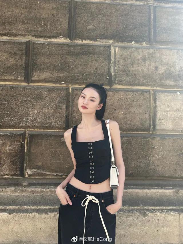 内衣英文是bra还是bar，英文Bar和Bra都是啥意思（还在为穿背心找不到合适的内衣纠结吗）
