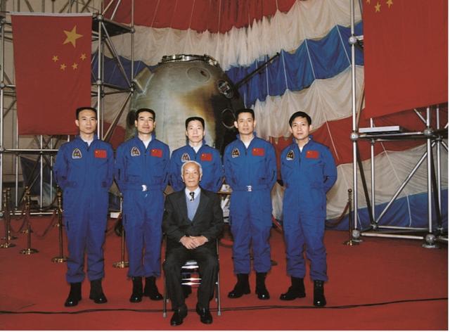 为国家做贡献的人，为国家做贡献的人物画（为中国造12种火箭的王希季101岁了）