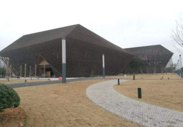 世界上十大最丑建筑，全世界最丑十大建筑（2022年“中国十大丑陋建筑”评选正酣）