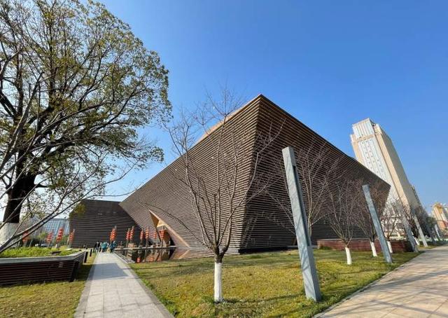 世界上十大最丑建筑，全世界最丑十大建筑（2022年“中国十大丑陋建筑”评选正酣）