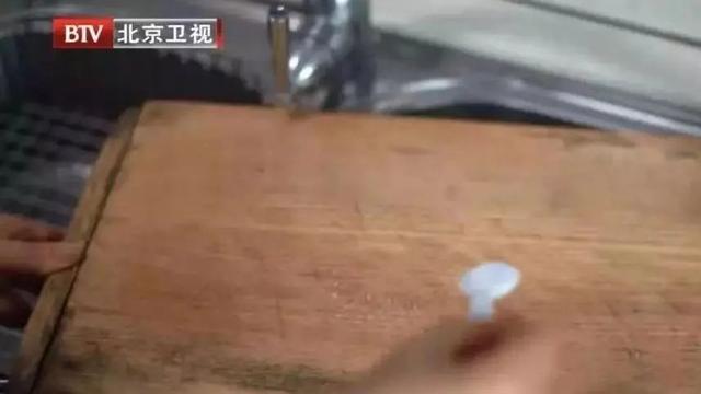 什么材质的菜板好，什么材质的砧板好（木质、竹制、塑料菜板...到底哪种材质好）