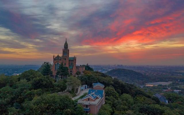 上海欢乐谷门票多少钱，上海欢乐谷门票多少钱一张（欢乐谷、蓝精灵乐园、玛雅水公园门票……满满福利等你来）