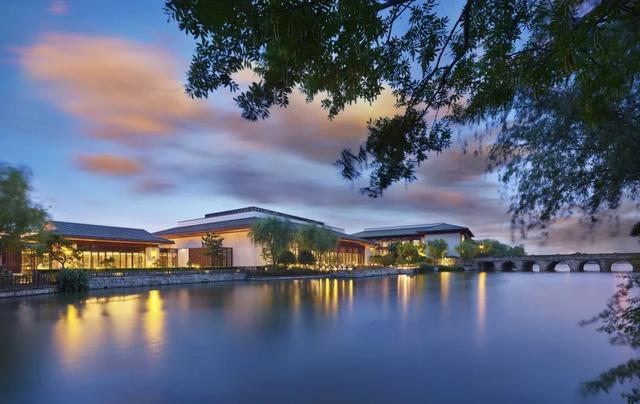 上海欢乐谷门票多少钱，上海欢乐谷门票多少钱一张（欢乐谷、蓝精灵乐园、玛雅水公园门票……满满福利等你来）