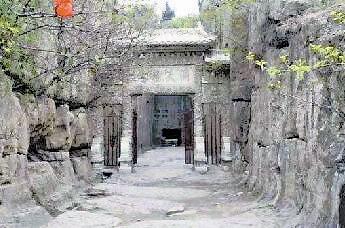 农历八月二十七日是什么星座，双子座的上升星座是什么（为啥在故乡还有他的大墓）