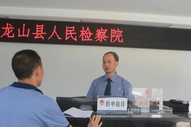 中国海军陆战队之歌，海军陆战队之歌原唱（湖南省检察机关军转干部的“八一”底色）