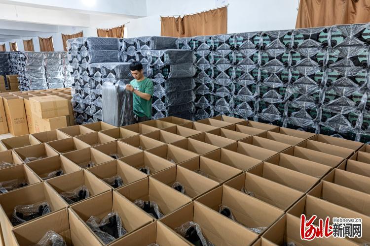 白沟箱包网(加盟小型加工厂包回收)