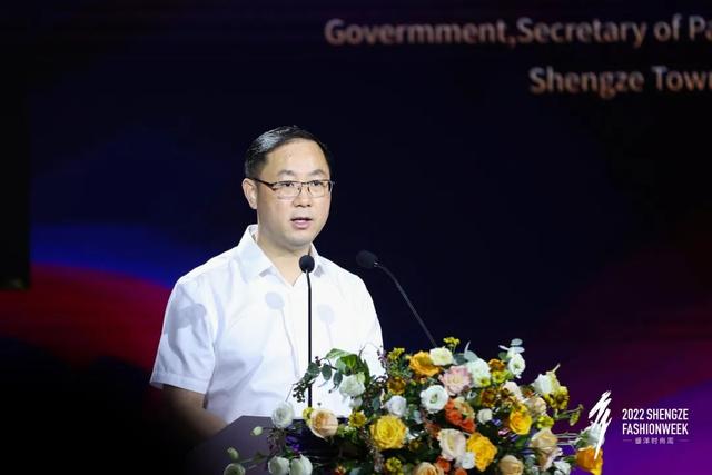 中国十大服装设计师，中国服装设计师排名前十（2022江苏省十佳服装设计师揭晓）