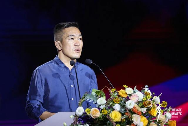 中国十大服装设计师，中国服装设计师排名前十（2022江苏省十佳服装设计师揭晓）