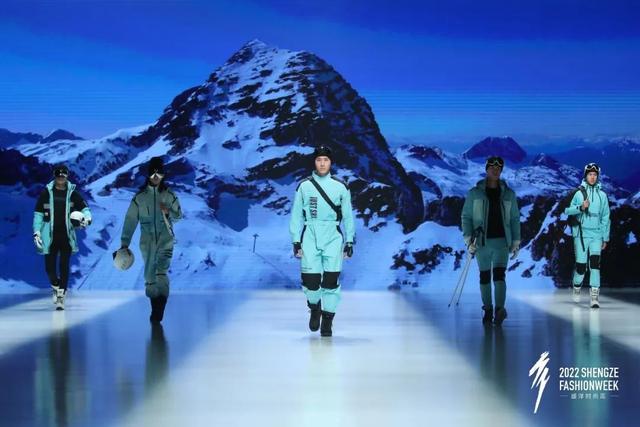 中国十大服装设计师，中国服装设计师排名前十（2022江苏省十佳服装设计师揭晓）