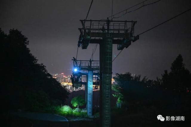 天门山索道有多长，天门山索道有多长要坐多久（云端上的“索道医生”）