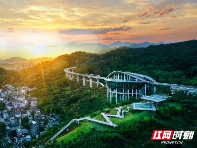 怎么去凤凰古城(十一湖南自驾游旅游推荐)