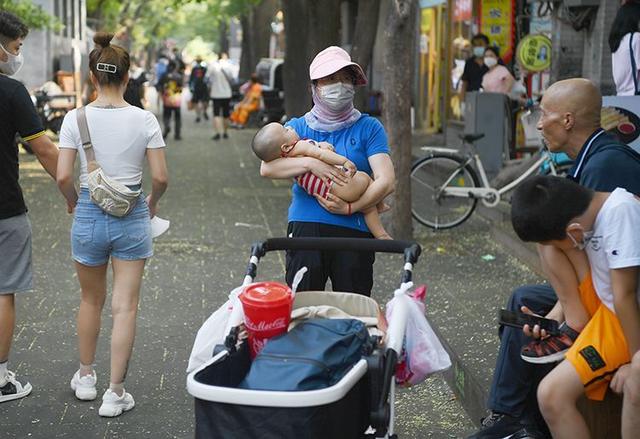 南锣鼓巷有什么好玩的，北京南锣鼓巷游玩攻略（南锣鼓巷迎来暑期游高峰）